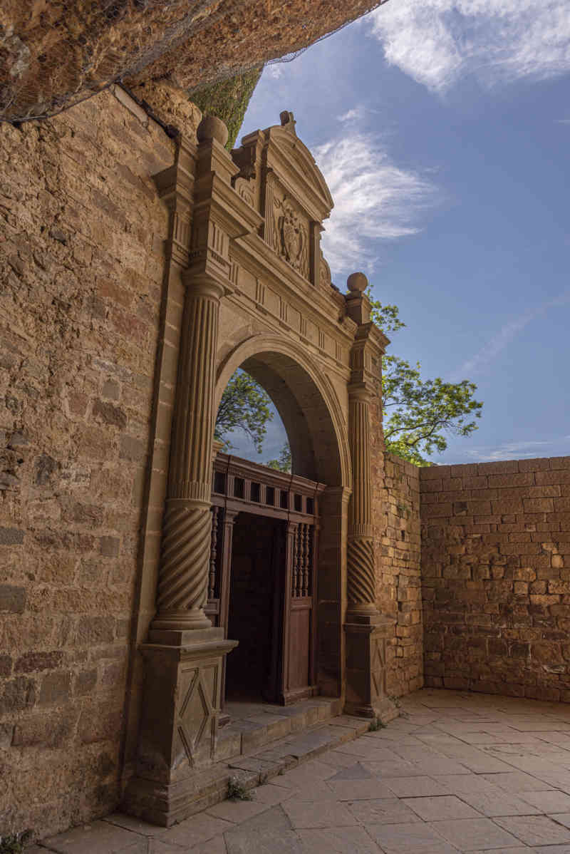 Huesca - real monasterio de San Juan de la Peña 19 - capilla de San Voto.jpg